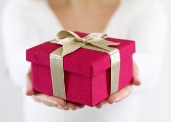 هدية الميلاد -قصة وعبرة-