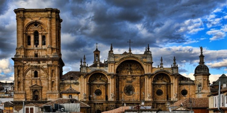 كاتدرائية غرناطة – كنائس اسبانيا