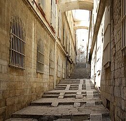 مع المسيح في طريق الآلام بـ”الجلجثة” (صور مراحل طريق الآلام)