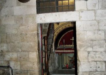 مع المسيح في طريق الآلام بـ”الجلجثة” (صور مراحل طريق الآلام)