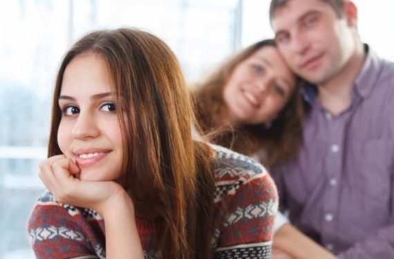 الشباب في عصرنا واحتضان الأهل