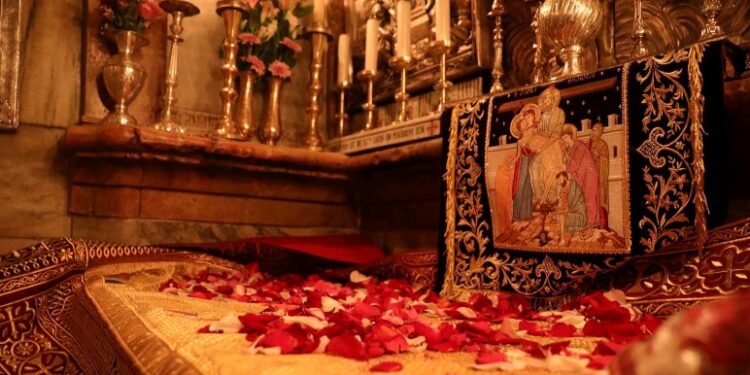 خدمة جنّاز المسيح (مساء الجمعة العظيم المقدّس) مطرانية طرابلس للروم الأرثوذكس – طقس بيزنطي شرقي
