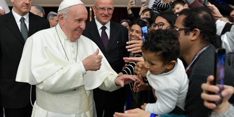 البابا فرنسيس يصف الآباء والأمّهات بـ”الأبطال” ومار يوسف بـ”الصّديق”