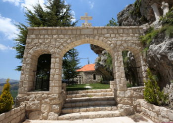 كنيسة مار سمعان العاموديّ – العاقورة – كنائس لبنان