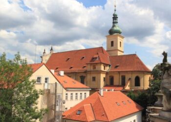 كنيسة السيدة المنتصرة والطفل يسوع في براغ – كنائس متفرقة