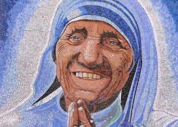 «عظيمة في الحُبّ»… البابا فرنسيس يُدرج تريزا دي كالكوتا في التقويم الروماني العام