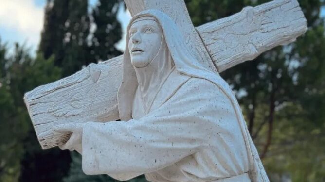 تسعة أيّأم مع القدّيسة رفقا – تيلي لوميار/ نورسات