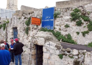 تعرف على قبر القديس لعازر في بيت عنيا