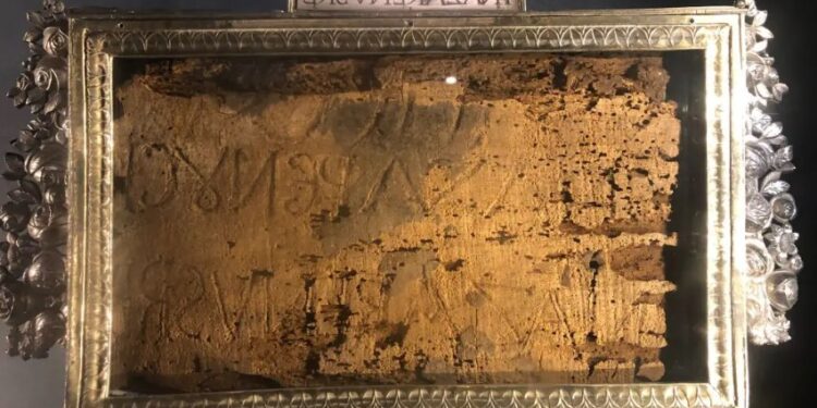 الخشبة التي كتبوا عليها يسوع الناصري ملك اليهود دليل تاريخي لحقيقة الصلب