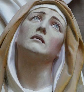 مريم عند أقدام الصليب