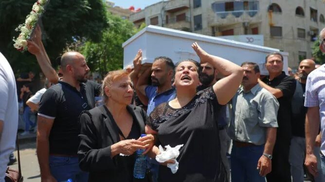 وداع مهيب لشهداء تفجير كنيسة دمشق…