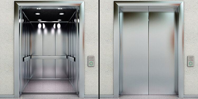 صلاة على مصعد كهربائيّ