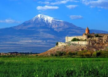 دير “خور فيراب” في أرمينيا – كنائس متفرقة