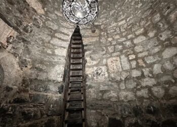 دير “خور فيراب” في أرمينيا – كنائس متفرقة