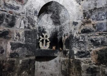 دير “خور فيراب” في أرمينيا – كنائس متفرقة