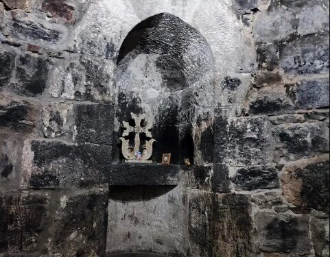 دير “خور فيراب” في أرمينيا – كنائس متفرقة