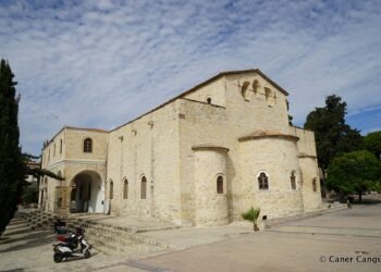 كنيسة ⁩ “أغيوس قسطنطينوس” التي حولت لمسجد – كنائس تركيا