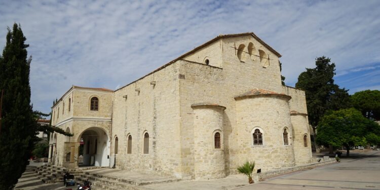 كنيسة ⁩ “أغيوس قسطنطينوس” التي حولت لمسجد – كنائس تركيا