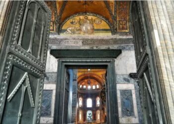 دليل شامل عن فسيفساء كنيسة آيا صوفيا – كنائس تركيا