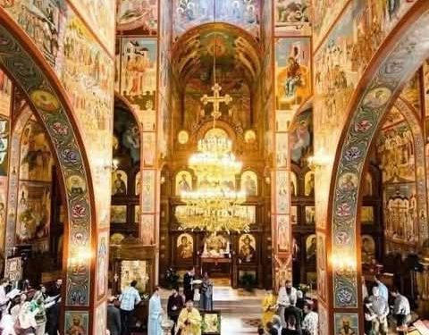 الوقوف أثناء القداس الإلهي