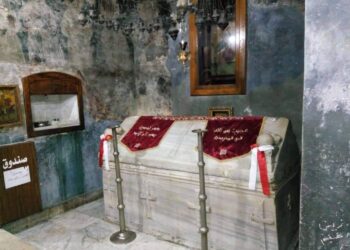 هل تعلم قصة بناء ضريح الرخام المرمري للقديس ايليان الحمصي؟