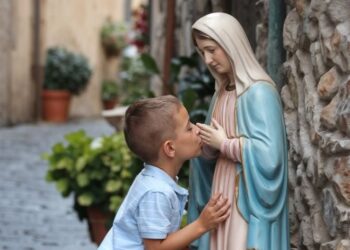 من عجائب والدة الإله مع الطفل جبرائيل !!