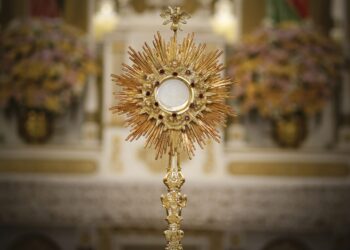 ساعة سجود – حضور الله في أعماقنا